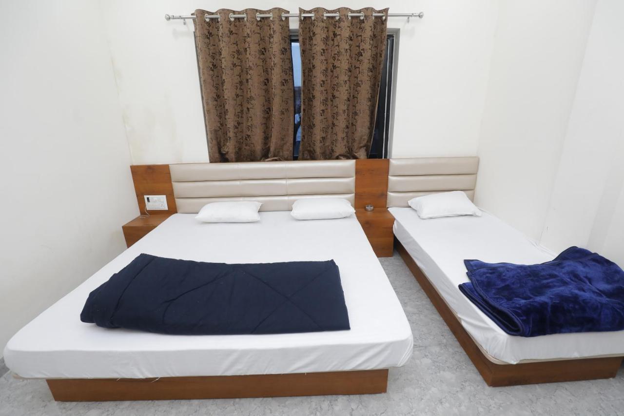 Hotel Garima Ujjain Bagian luar foto