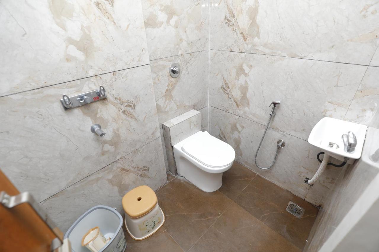 Hotel Garima Ujjain Bagian luar foto