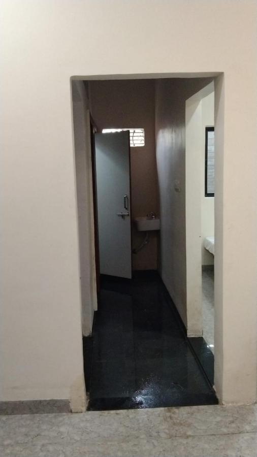 Hotel Garima Ujjain Bagian luar foto