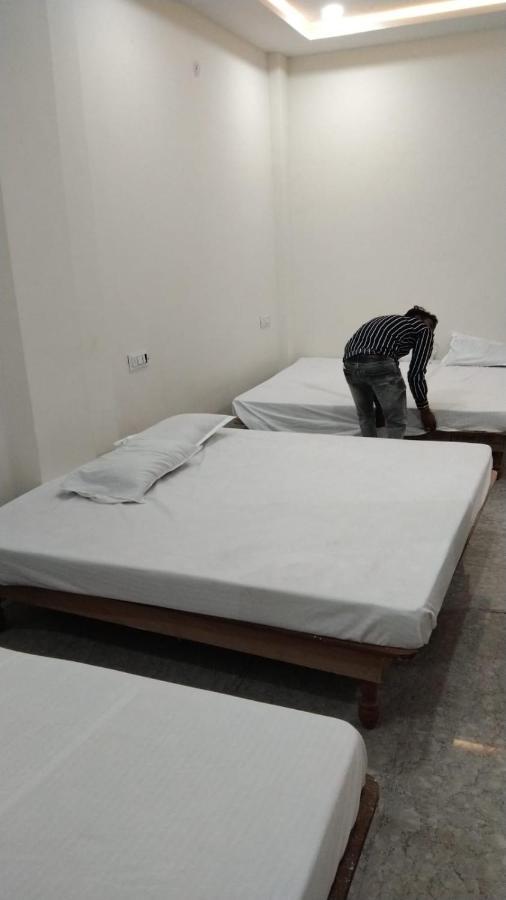 Hotel Garima Ujjain Bagian luar foto